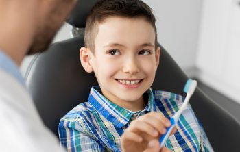 At What Age Your Kid Should Approach a Pediatric Dentist?